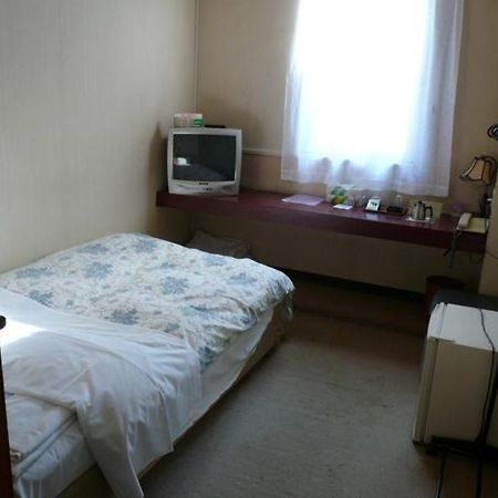 Midorigaoka Onsen Sauna Business Hotel Obihiro Buitenkant foto