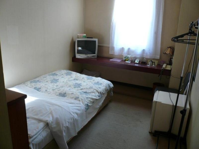 Midorigaoka Onsen Sauna Business Hotel Obihiro Buitenkant foto
